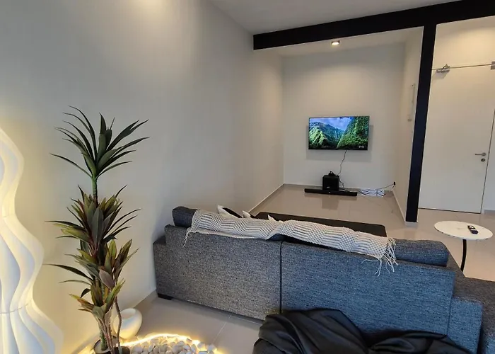 Ultimate Skyline Penthouse W Bathtub 3 Bedroom 6 Pax